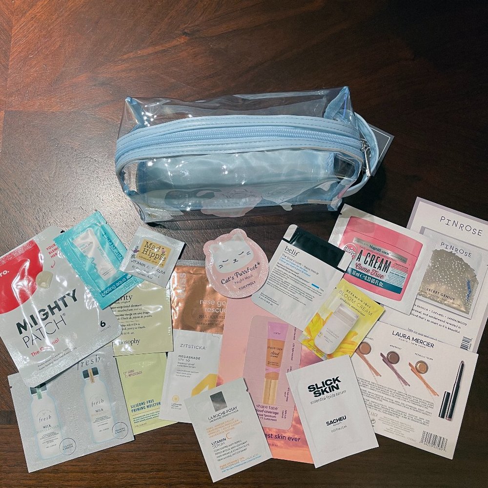 Deluxe Cosmetic Bag With Samples (22 pieces)